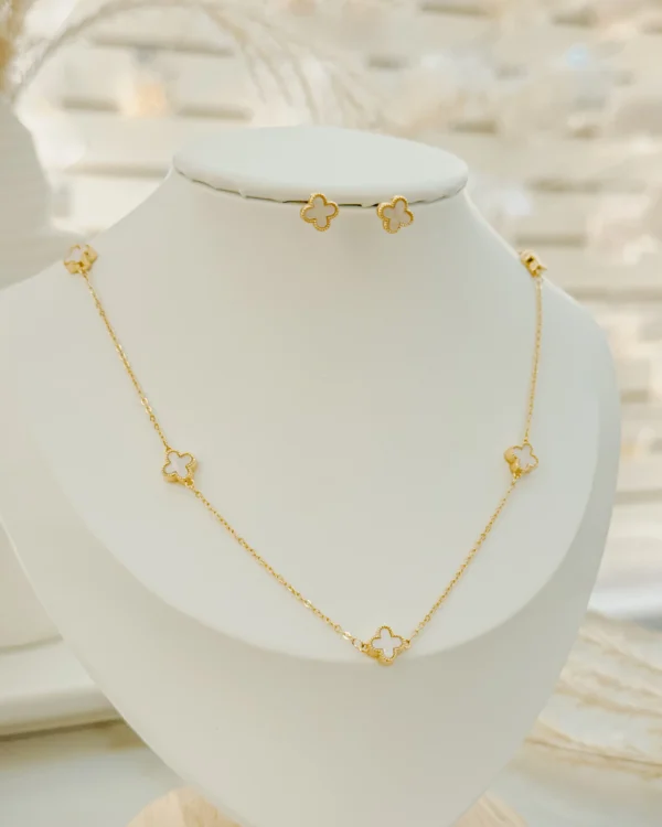 1501a8580e2962f6a2efbe29f3bff657_photo.webp Hera White