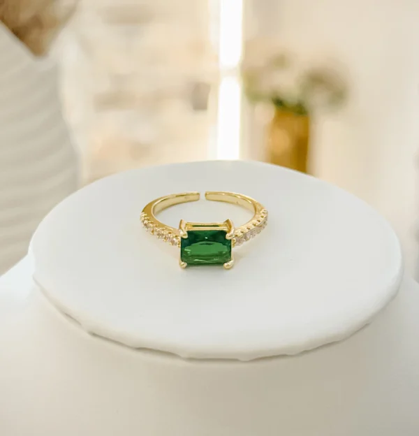 4c22b5a503f0a09eca303b35535ac8cd_photo-1.webp Circon Green