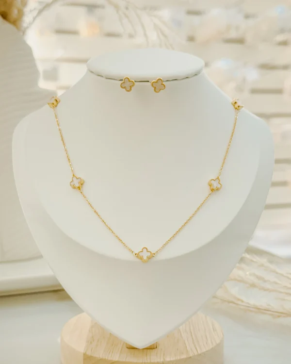 83364926cb92d541e77c939c8c4f738e_photo.webp Hera White