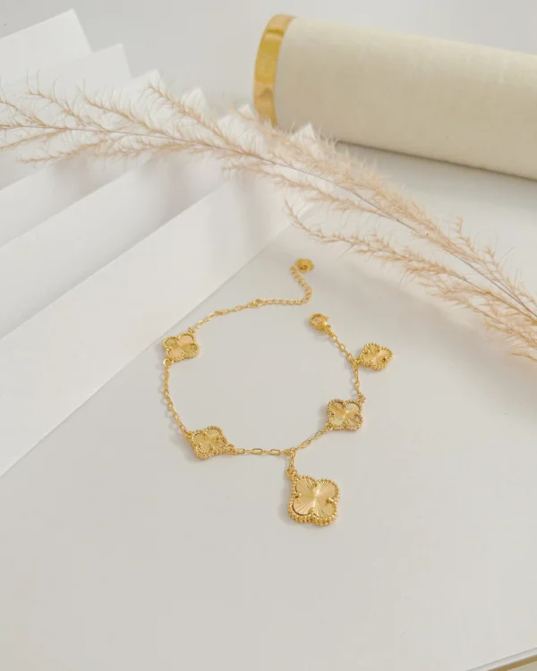 8fa2a151ae779c8d100c0ed6f96aec94_photo-1.webp Golden Trebol