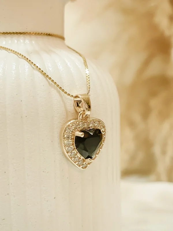 dc1db21fd8f90541d4e02f631eb0f64a_photo-1.webp Corazon Black