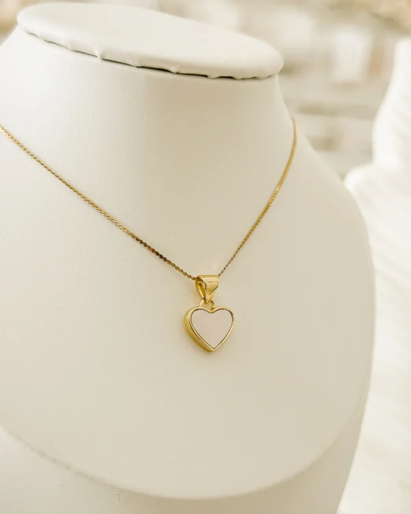 f3c4e11f363203f88edca9d0b9021843_photo-1.webp Angeline